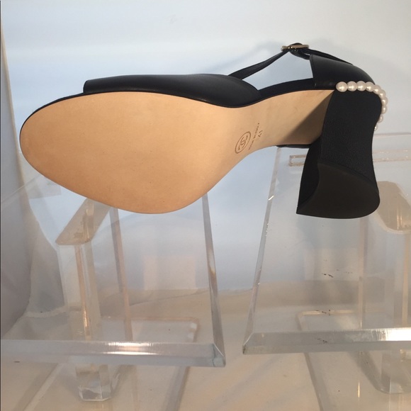 Chanel - Picture 8 of 11